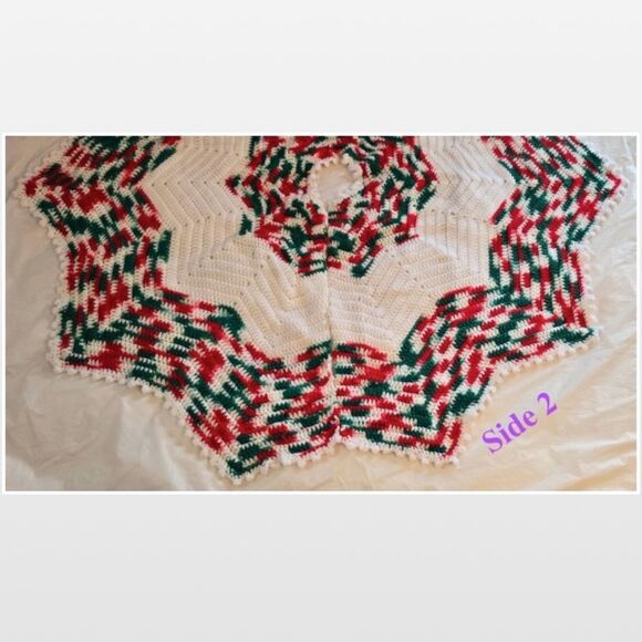 Vintage Christmas Tree Skirt Hand Crochet Snowflake Red Green White Grandma 70s - Picture 13 of 16